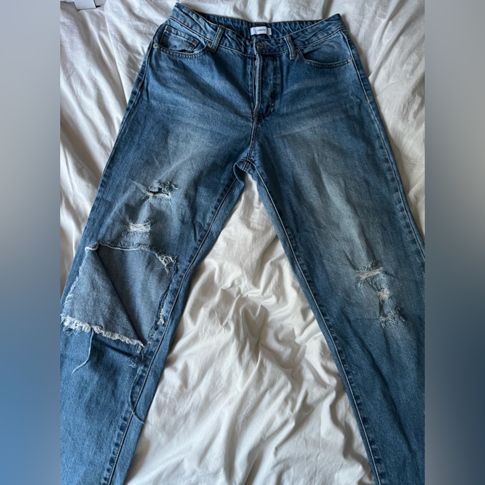 Forever 21 mom jeans with holes. size:28 blue denim.
